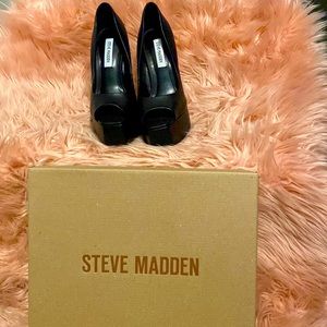 Black Steve Madden Lust black leather women size 7 worn once